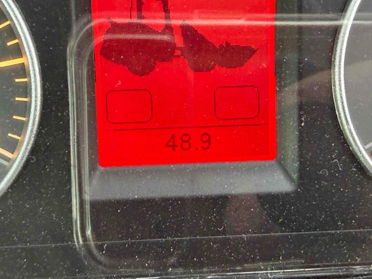 2023-hitachi-zw95-image-14