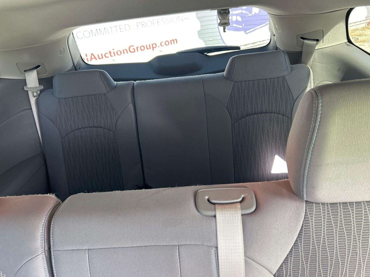 2017-chevrolet-traverse-ls-image-19