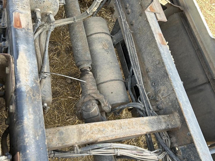 1995-freightliner-fld112-image-50