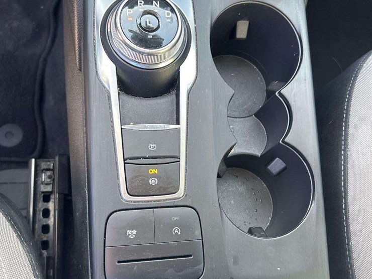 2022-ford-escape-image-17