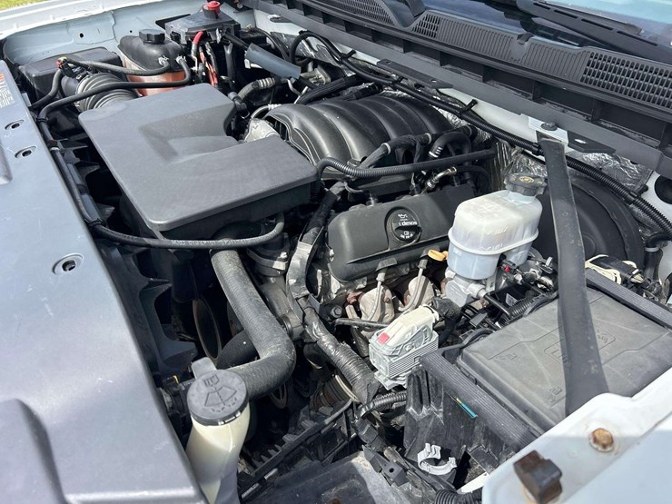 2017-chevrolet-silverado-image-8