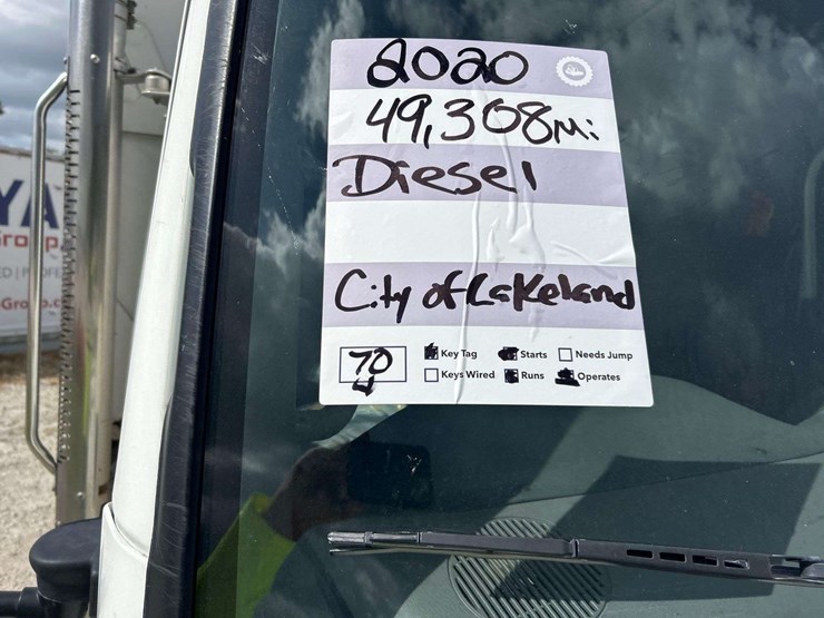 2020-freightliner-m2-106-elgin-eagle-series-4mf-street-sweeper-truck-image-37