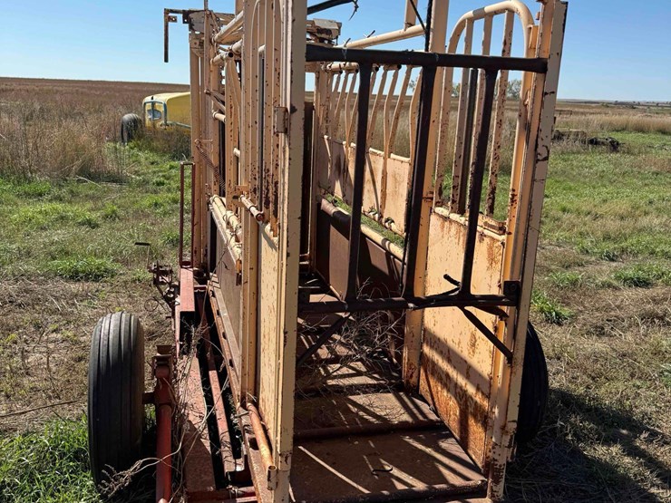 for-most-livestock-chute-image-7