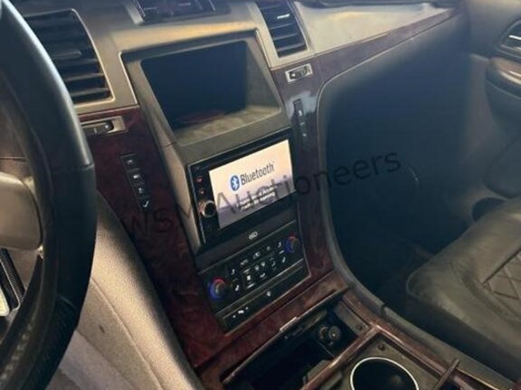 2007-cadillac-escalade-esv-image-18