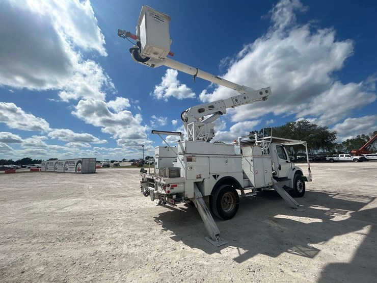 2016-freightliner-m2-106-altec-am50-50ft-bucket-truck-image-3
