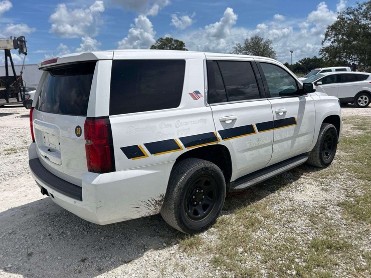2017-chevrolet-tahoe-image-3