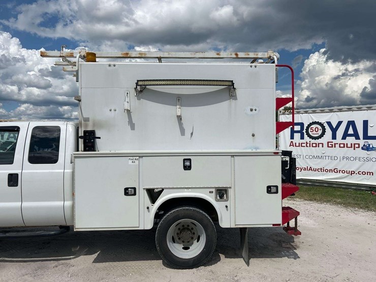 2016-ford-f550-image-17