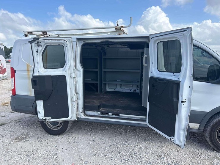 2015-ford-transit-image-16