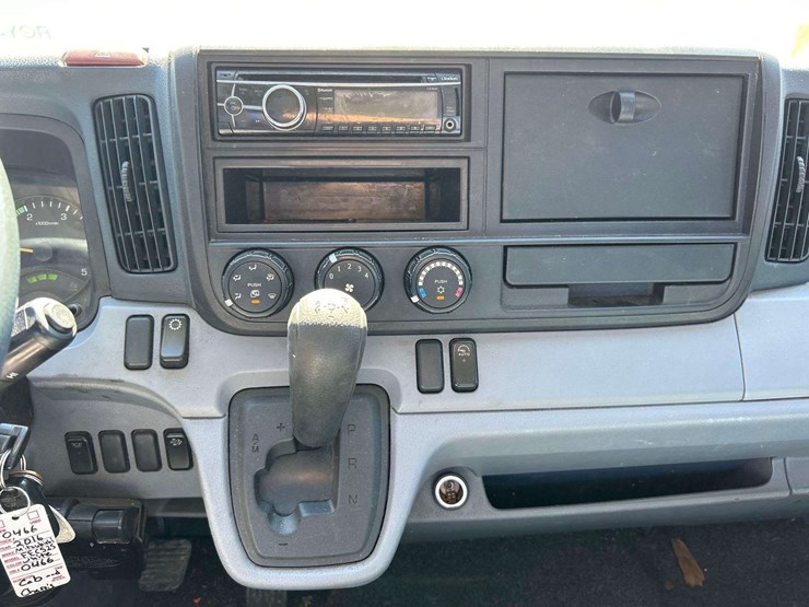 2016-mitsubishi-fuso-fec52s-image-21