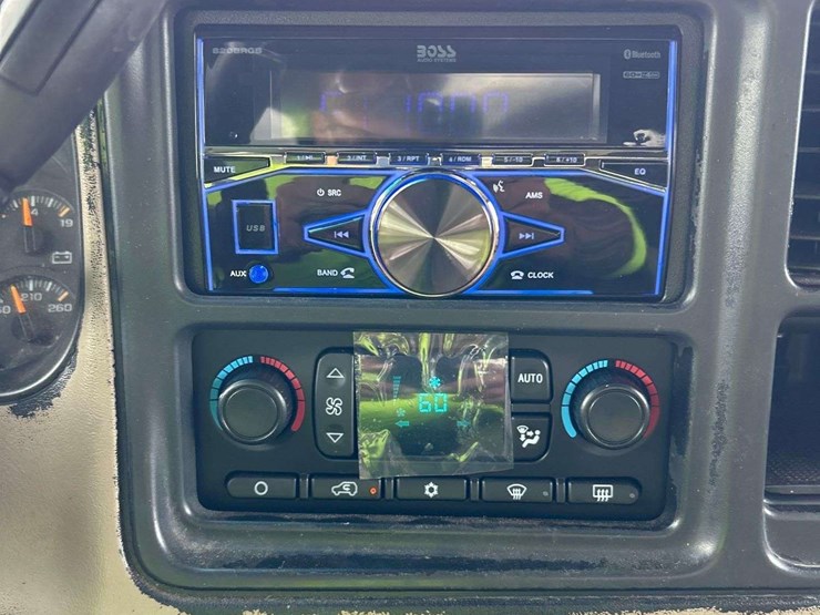 2003-chevrolet-1500-image-16