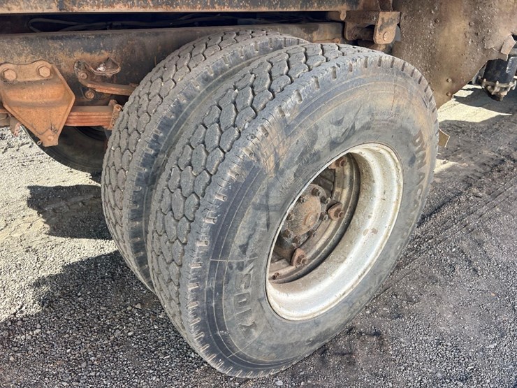 1996-ford-f-series-flatbed-truck-image-20