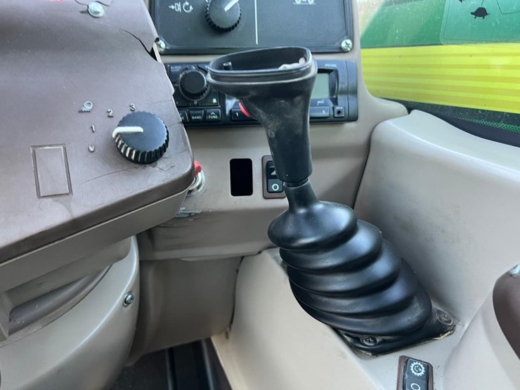 john-deere-3420-image-25