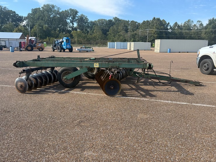 john-deere-230-image-8