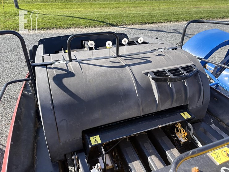 2015-new-holland-big-baler-330-image-24
