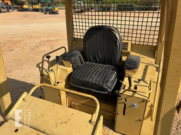 1990-caterpillar-d3c-lgp-image-11