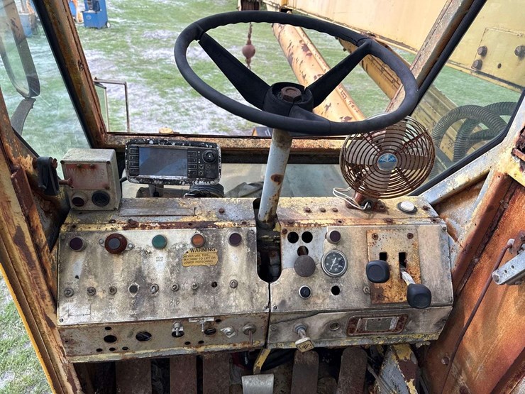 grove-4x4-rough-terrain-hydraulic-crane-image-5