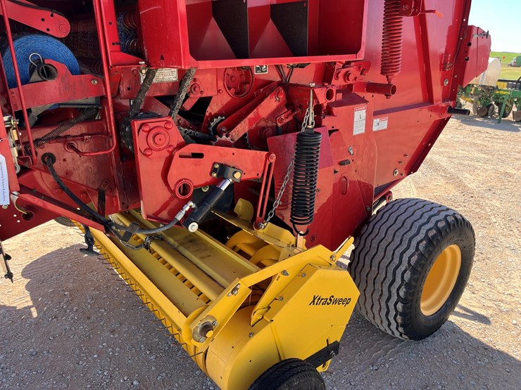 2013-new-holland-br7070-image-16