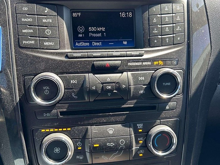 2018-ford-explorer-image-18