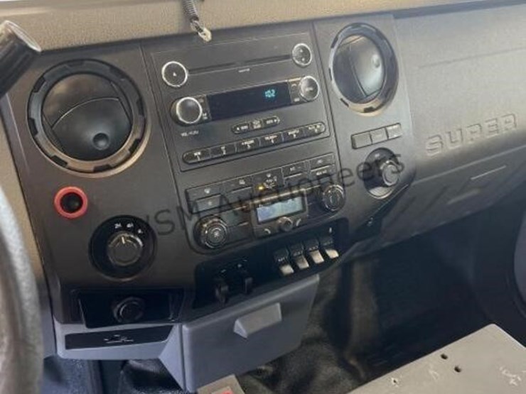 2013-ford-f550-image-19