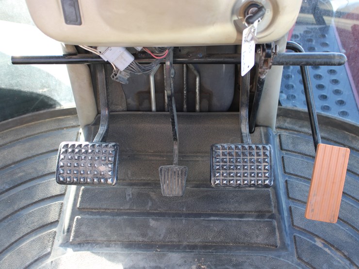 international-4100-image-86