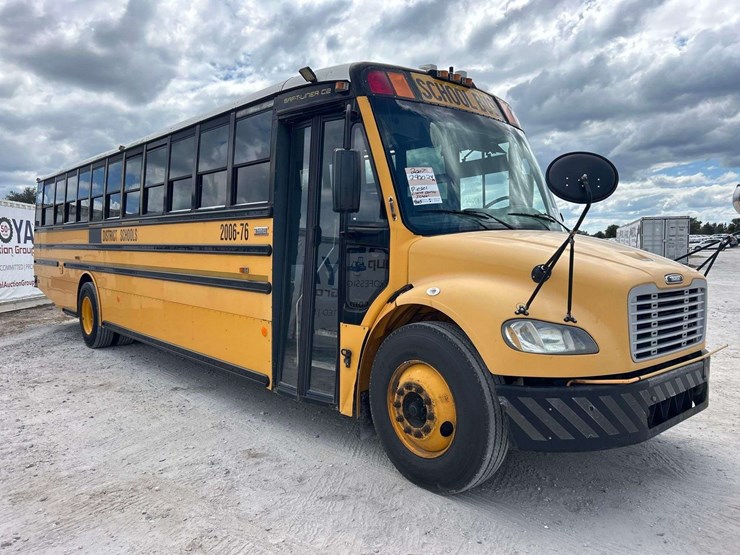 2007-freightliner-b2-image-2