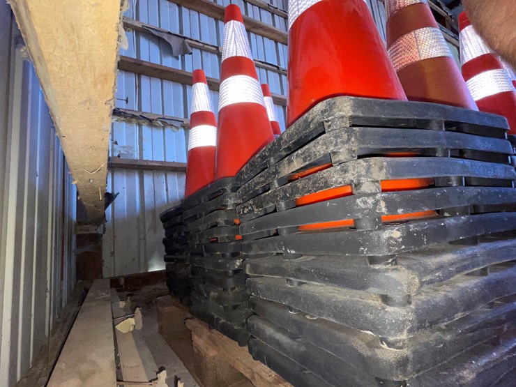 #1051-•-(60)-reflective-traffic-cones-image-6