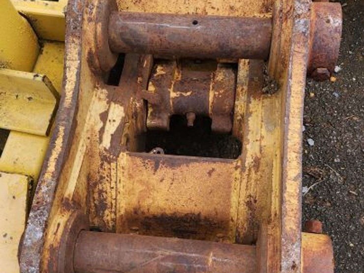 jrb-quick-attach-coupler-image-1