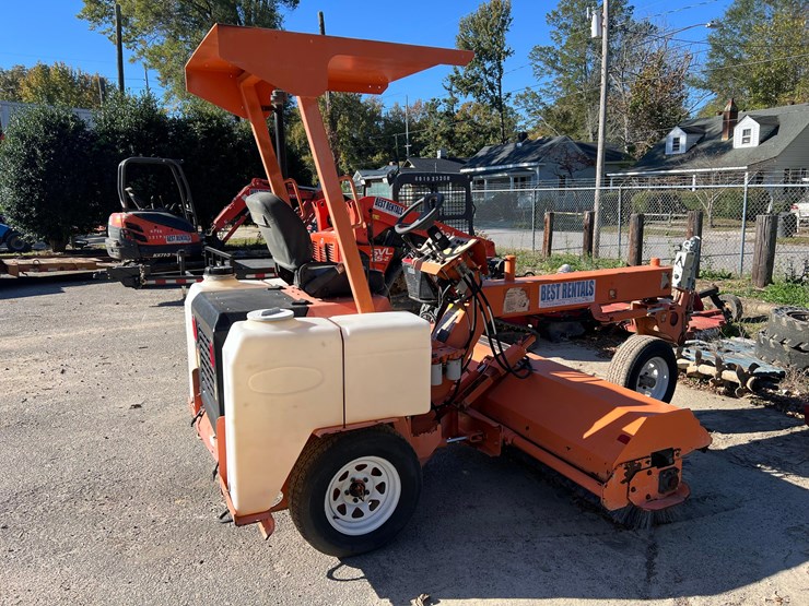 lay-mor-sweepmaster-300-image-7