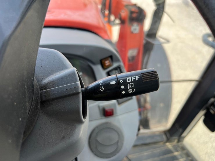 2016-kubota-m135gx-image-28