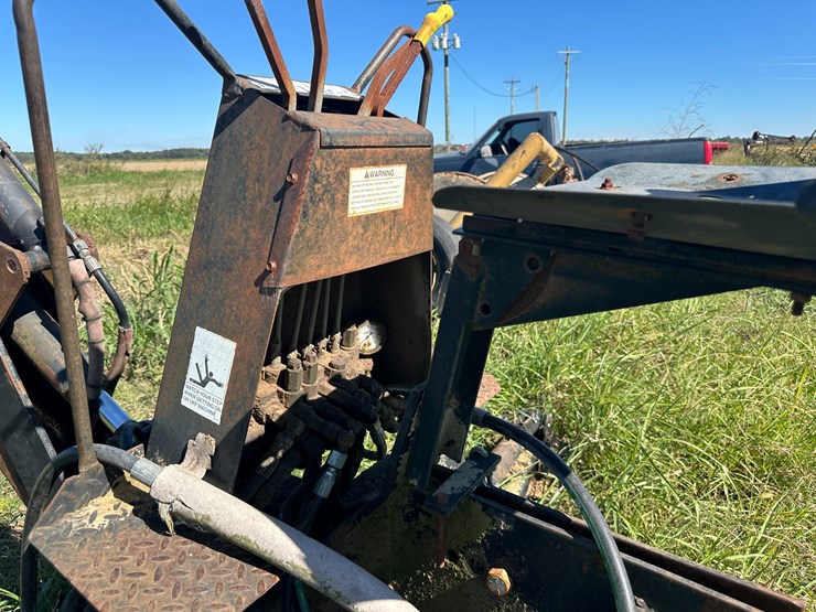 #32227-•-kelley-mfg-b70-backhoe-attachment-image-6