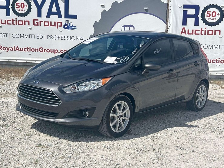 2019-ford-fiesta-se-hatchback-image-1