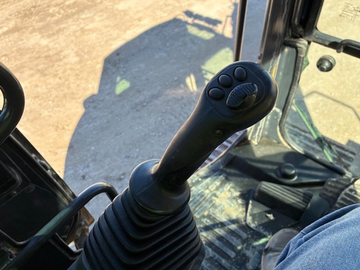 2021-komatsu-pc138us-11-image-32