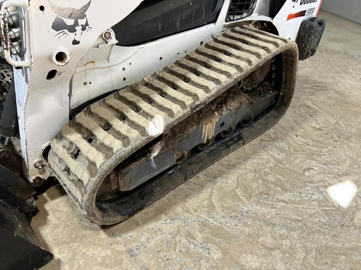 2016-bobcat-t595-image-12