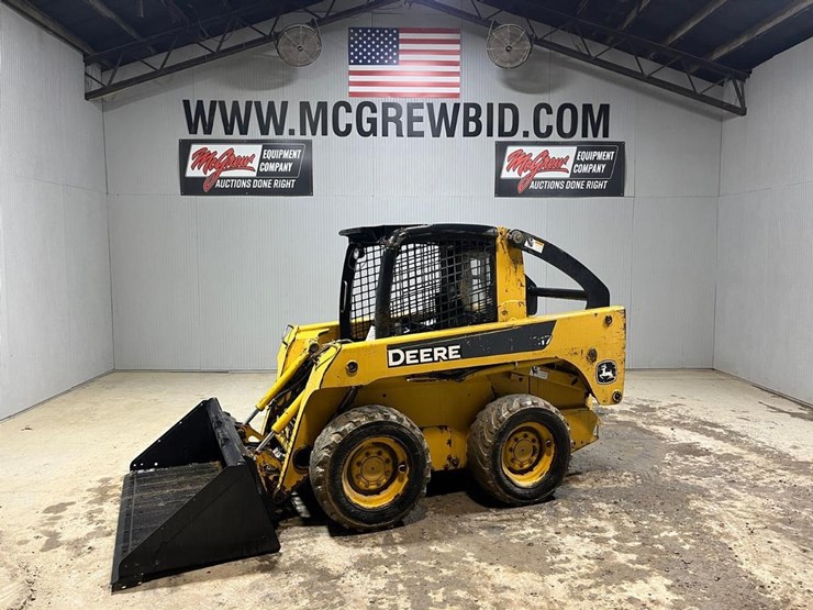 john-deere-317-image-1