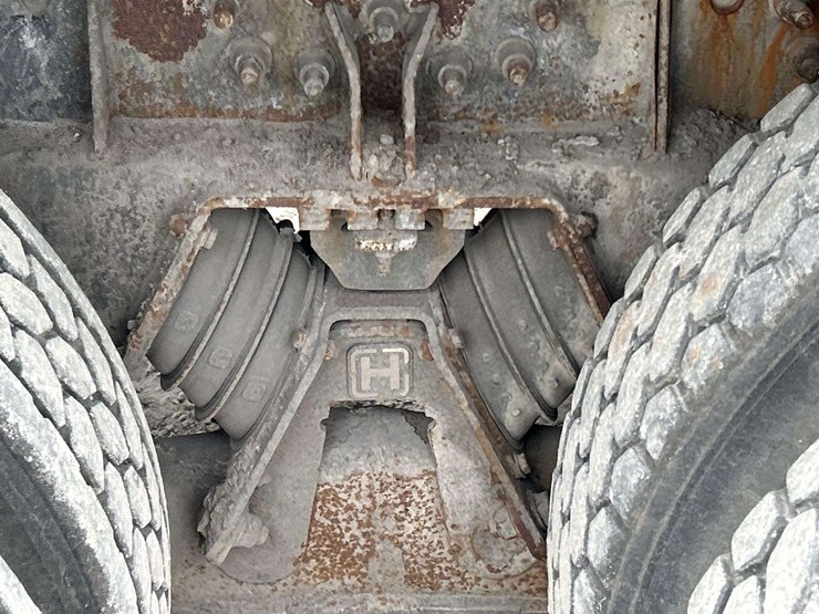 2003-international-7400-image-23