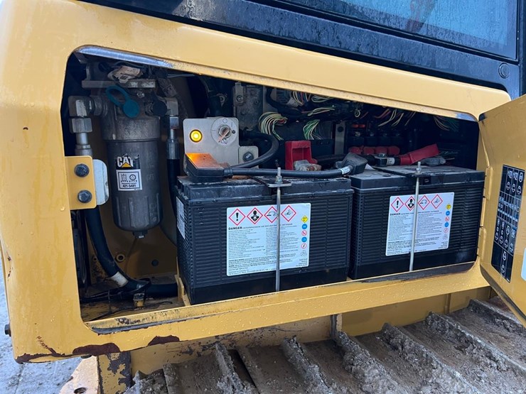 2020-caterpillar-d5k2-lgp-image-18