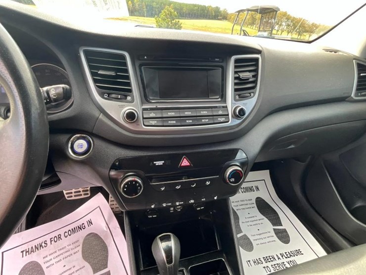 2017-hyundai-tuscon-(at,-1.6l,-miles-read-140074,-image-15