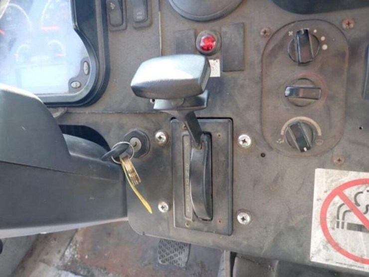 2012-freightliner-mt55-image-20