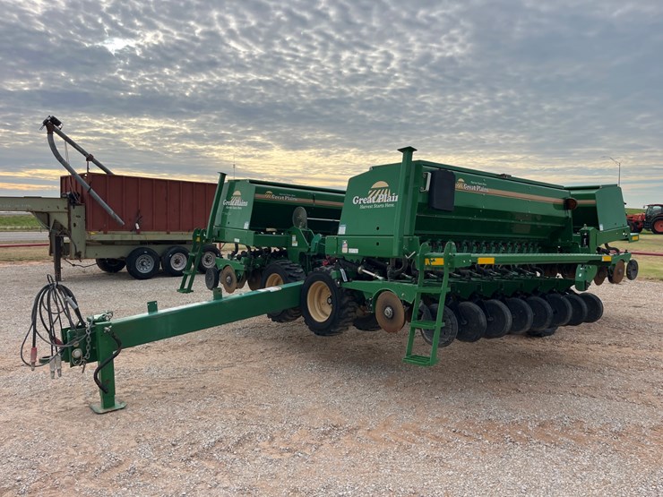 2018-great-plains-3s3000hd-image-1