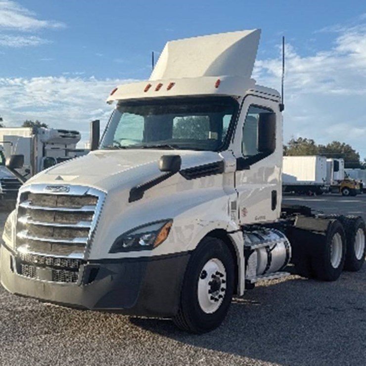 2019 FREIGHTLINER CASCADIA 126