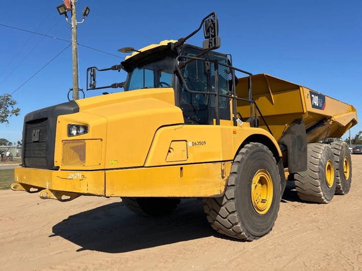 2019-caterpillar-740-gc-image-8