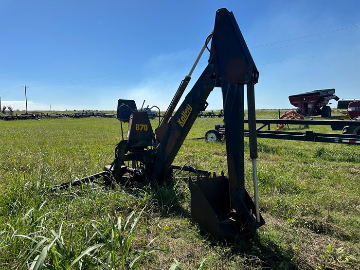 #32227-•-kelley-mfg-b70-backhoe-attachment-image-2
