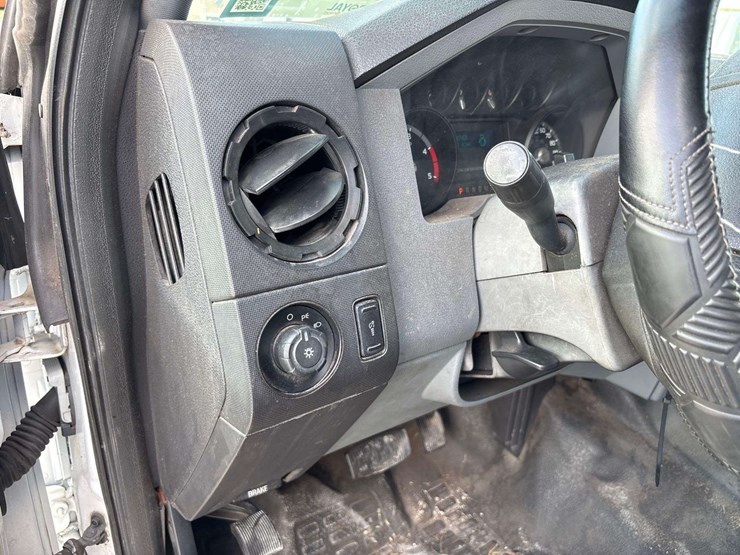 2012-ford-f550-image-25