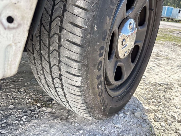 2018-ford-explorer-image-28