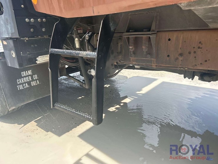 2012-crane-carrier-low-entry-t/a-rear-loader-garbage-truck-image-11