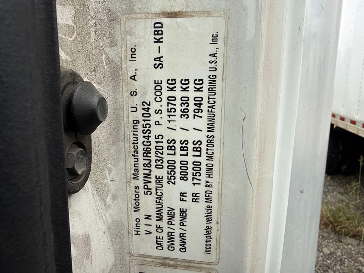 2016-hino-268-image-15