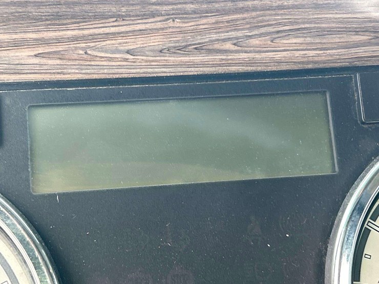 2015-freightliner-122sd-image-6