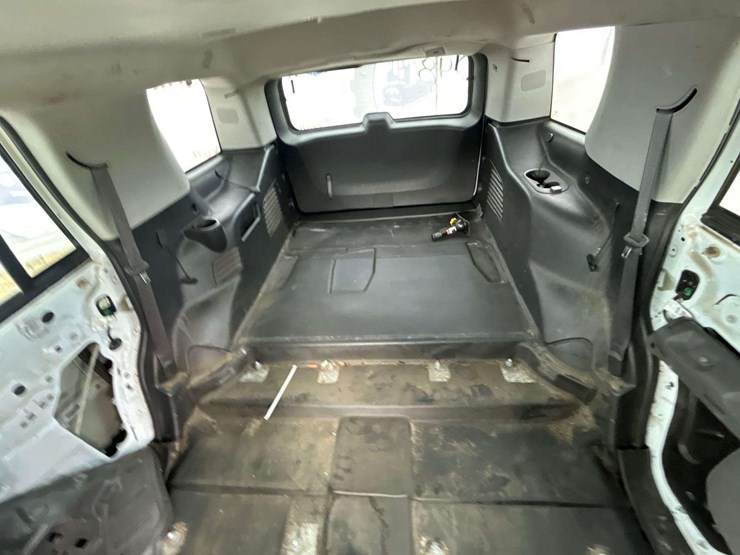 2015-chevrolet-tahoe-image-19