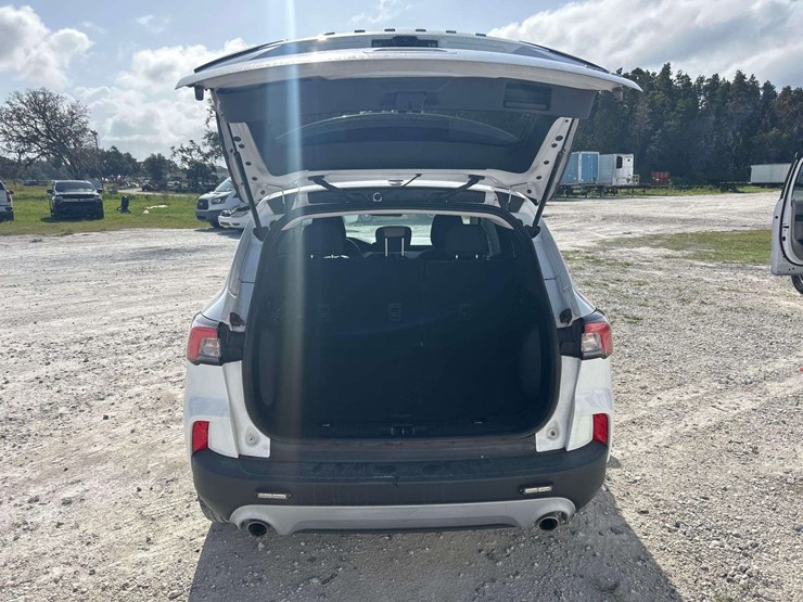 2022-ford-escape-image-21