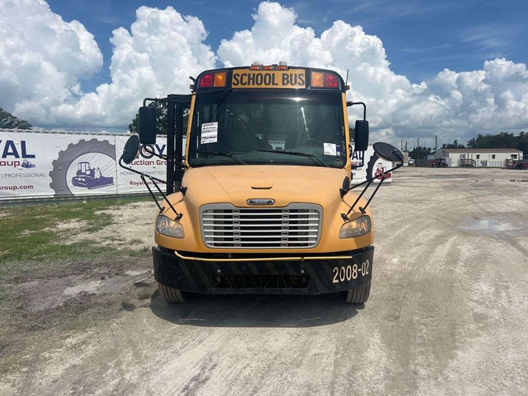 2009-freightliner-b2-image-21